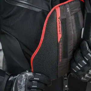Piston_jacketXBreezeII_glovesSASTEC_chest_protector.webp